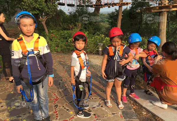 青少年素质拓展基地教会孩子如何有效沟通
